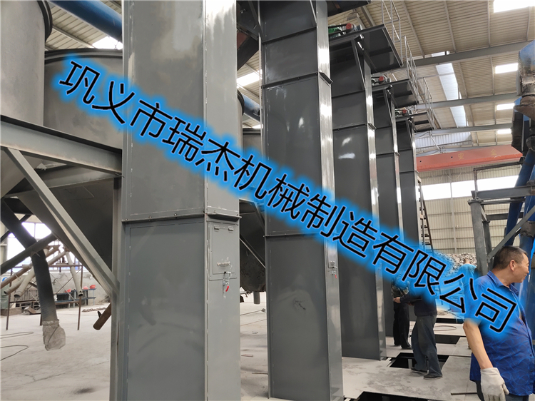 斗式提升機(jī)使用現(xiàn)場(chǎng)